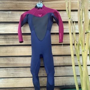 Woman NEW Roxy Wetsuit - size 2